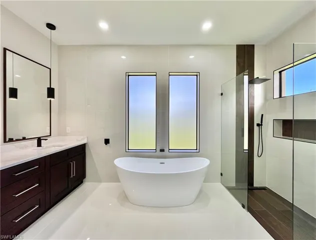2341 Nw 38th Pl, Cape Coral, Florida 33993