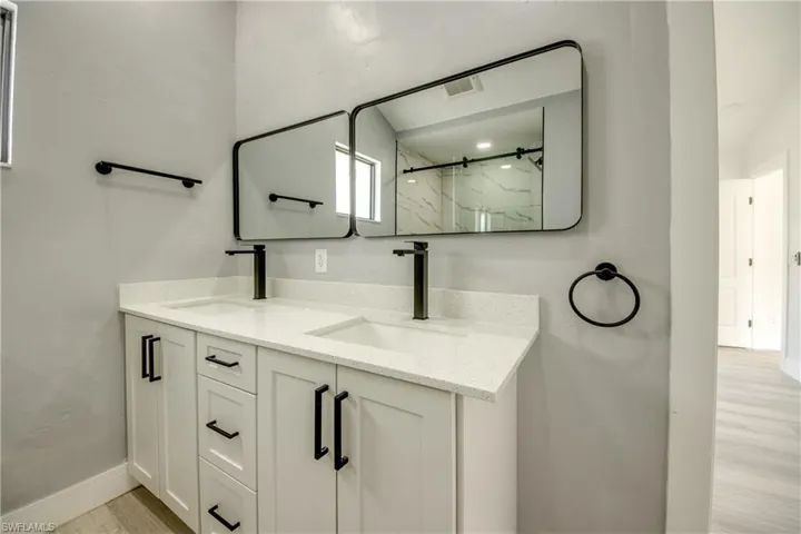 412 Ne 17th Pl, Cape Coral, Florida 33909
