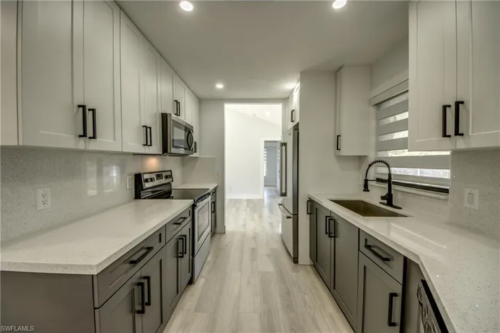 412 Ne 17th Pl, Cape Coral, Florida 33909