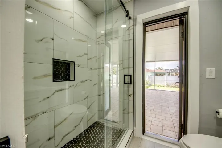 412 Ne 17th Pl, Cape Coral, Florida 33909