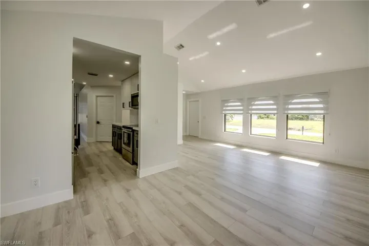412 Ne 17th Pl, Cape Coral, Florida 33909