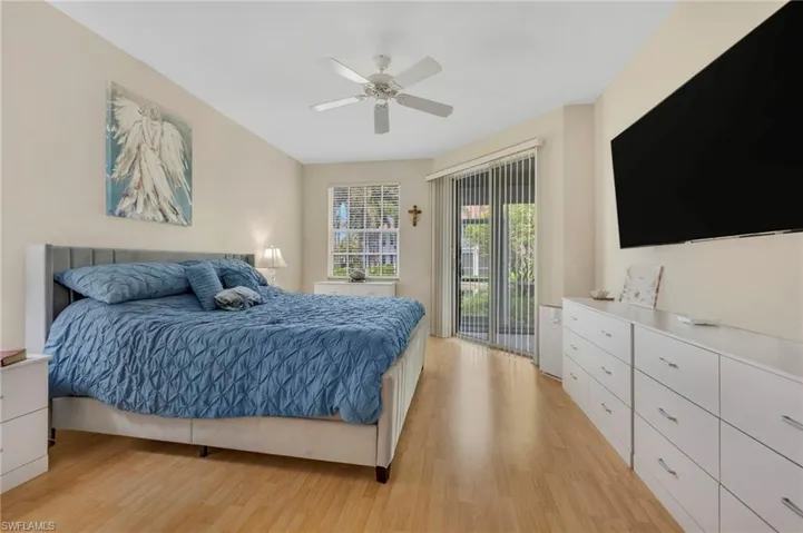 200 L Ambiance Cir 2, Naples, Florida 34108
