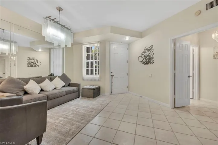 200 L Ambiance Cir 2, Naples, Florida 34108