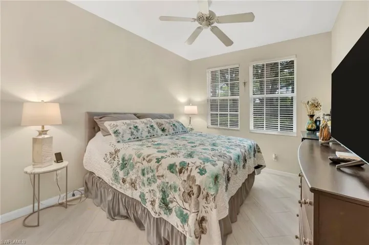 200 L Ambiance Cir 2, Naples, Florida 34108