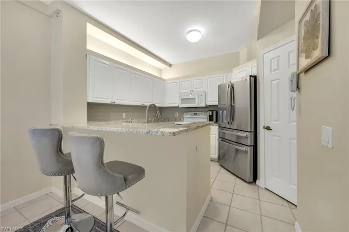 200 L Ambiance Cir 2, Naples, Florida 34108