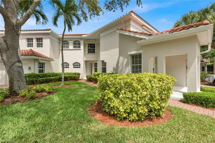 200 L Ambiance Cir 2, Naples, Florida 34108