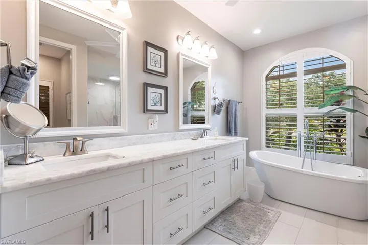 4372 Bittern Ct, Naples, Florida 34119