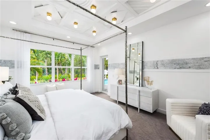 12299  Bonnet  DR, Naples, FL 34120