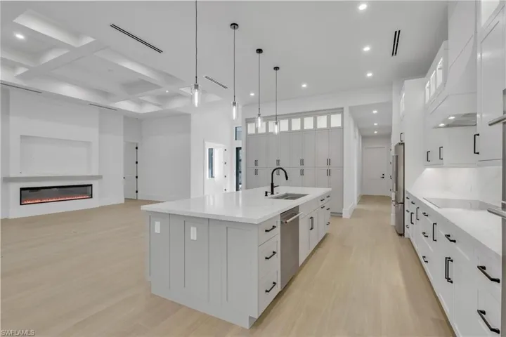 1109 15th St Sw, Naples, Florida 34117