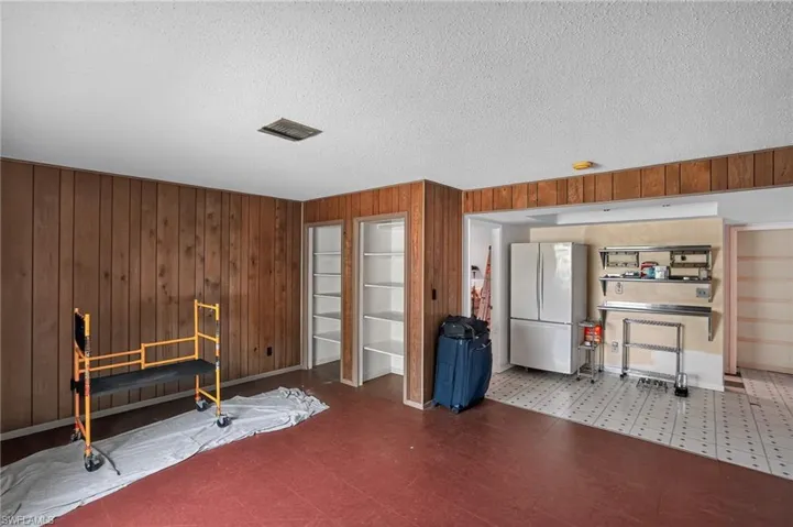 305 Thompson Ave, Lehigh Acres, Florida 33936