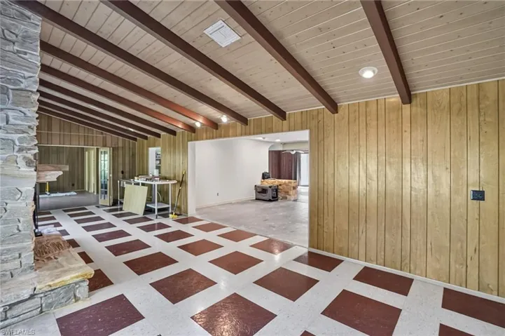 305 Thompson Ave, Lehigh Acres, Florida 33936