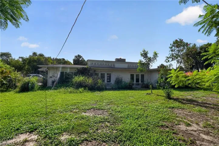 305 Thompson Ave, Lehigh Acres, Florida 33936