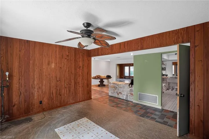 305 Thompson Ave, Lehigh Acres, Florida 33936