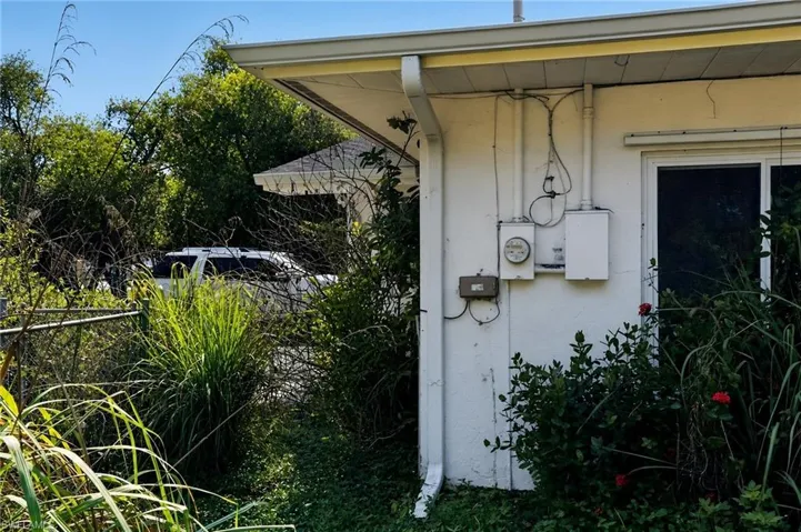 305 Thompson Ave, Lehigh Acres, Florida 33936