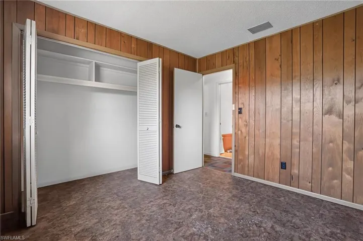 305 Thompson Ave, Lehigh Acres, Florida 33936