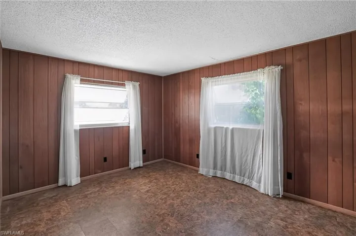 305 Thompson Ave, Lehigh Acres, Florida 33936