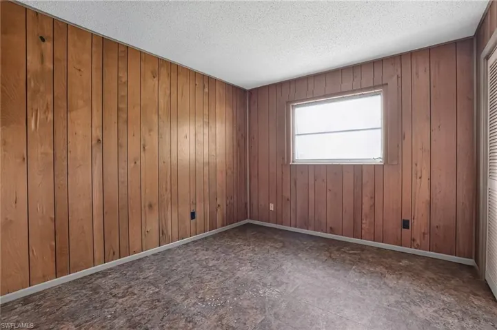 305 Thompson Ave, Lehigh Acres, Florida 33936