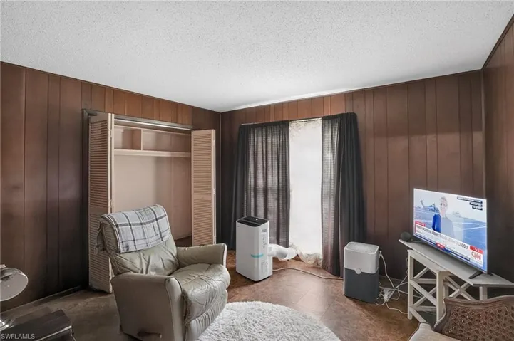 305 Thompson Ave, Lehigh Acres, Florida 33936