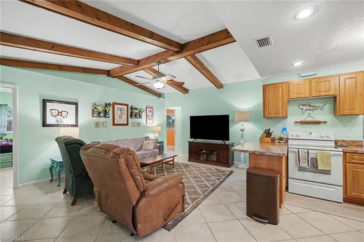 2215 SE 8th  ST, Cape Coral, FL 33990