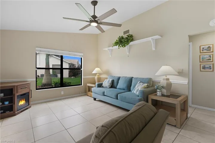 6811  Saint Edmunds  LOOP, Fort Myers, FL 33966