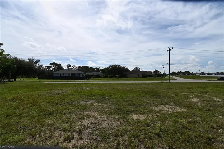 13 Wilmington Pkwy, Cape Coral Fl 33993