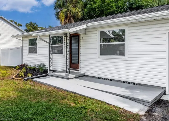 21  Blair  ST, North Fort Myers, FL 33903