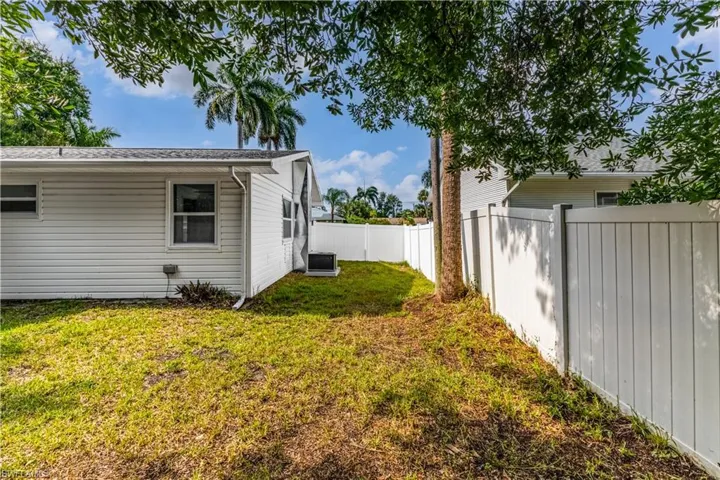 21  Blair  ST, North Fort Myers, FL 33903