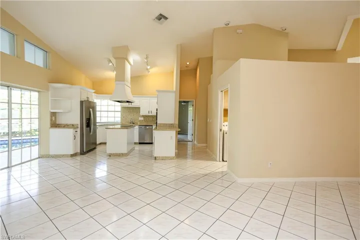 1040  Moon Lake  DR, Naples, FL 34104