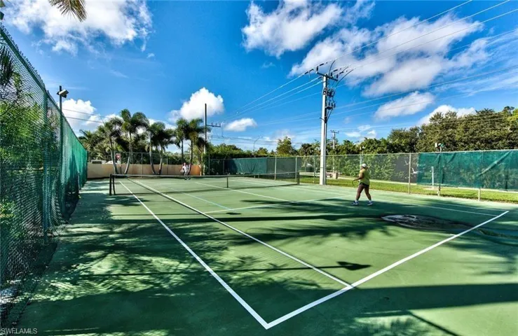 1040  Moon Lake  DR, Naples, FL 34104