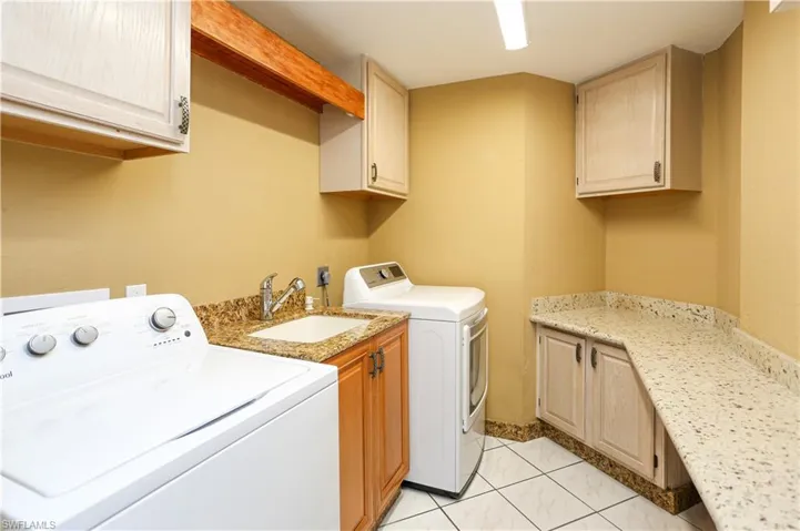 1040  Moon Lake  DR, Naples, FL 34104