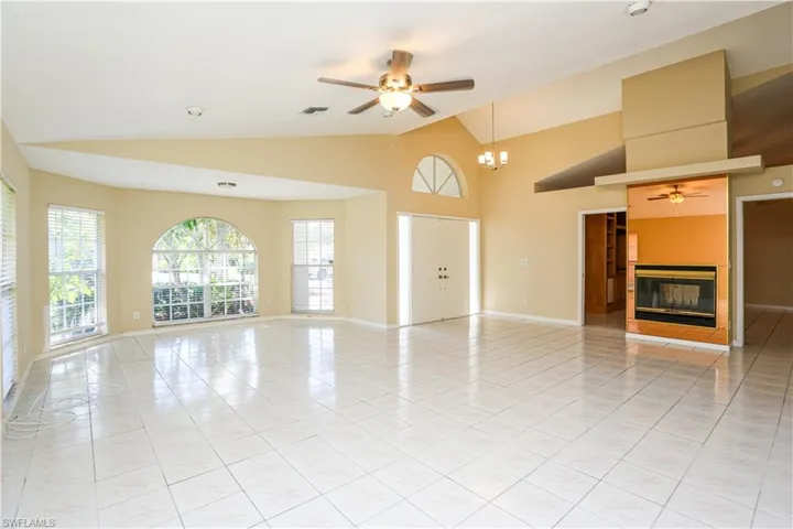 1040  Moon Lake  DR, Naples, FL 34104