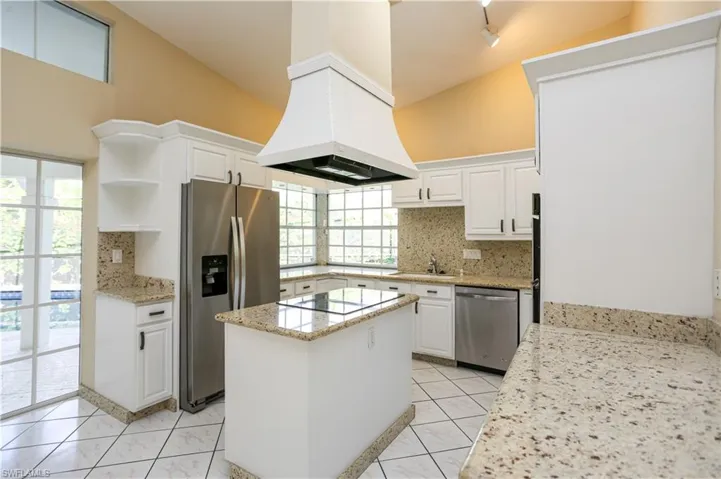 1040  Moon Lake  DR, Naples, FL 34104