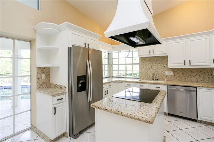 1040  Moon Lake  DR, Naples, FL 34104