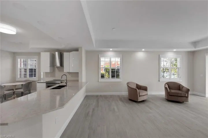 6438  Legacy  CIR, Naples, FL 34113