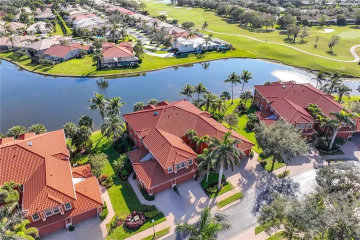 6438  Legacy  CIR, Naples, FL 34113
