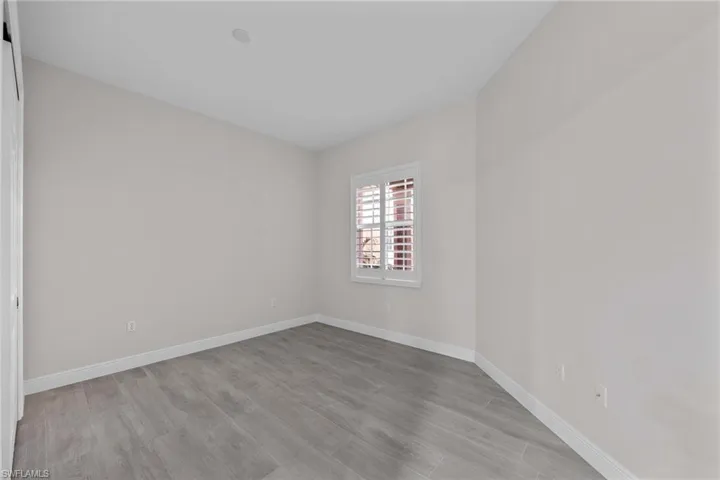 6438  Legacy  CIR, Naples, FL 34113