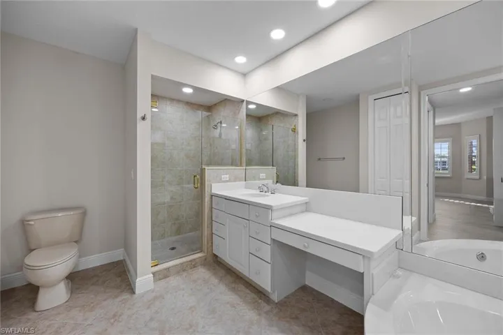 6438  Legacy  CIR, Naples, FL 34113