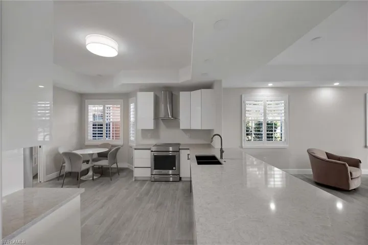 6438  Legacy  CIR, Naples, FL 34113