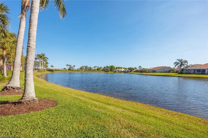 6438  Legacy  CIR, Naples, FL 34113
