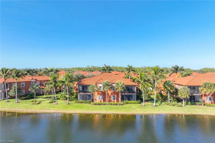 6438  Legacy  CIR, Naples, FL 34113