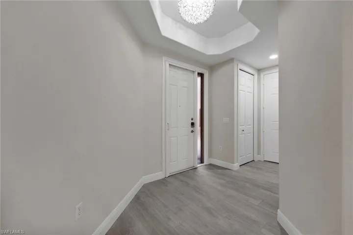 6438  Legacy  CIR, Naples, FL 34113