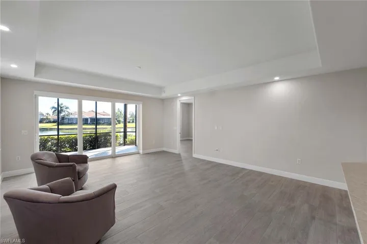 6438  Legacy  CIR, Naples, FL 34113