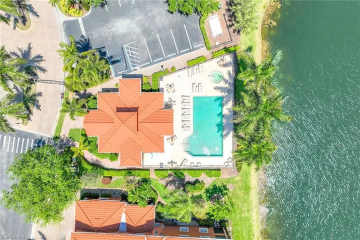 6438  Legacy  CIR, Naples, FL 34113