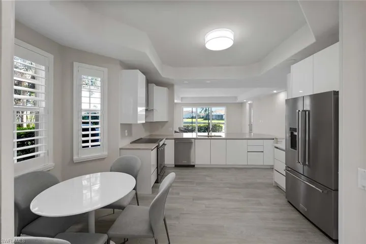 6438  Legacy  CIR, Naples, FL 34113