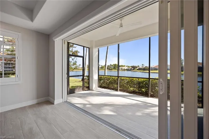 6438  Legacy  CIR, Naples, FL 34113