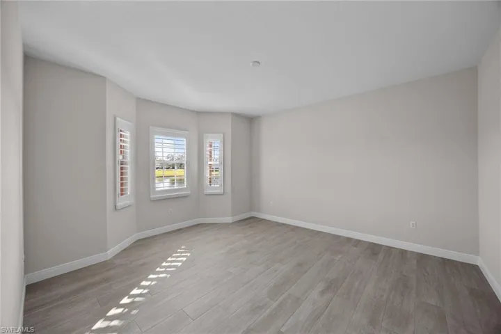 6438  Legacy  CIR, Naples, FL 34113