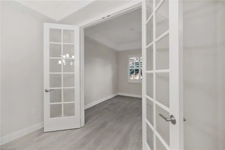 6438  Legacy  CIR, Naples, FL 34113