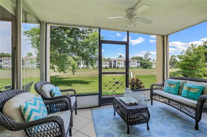 Sunroom with ceiling fan