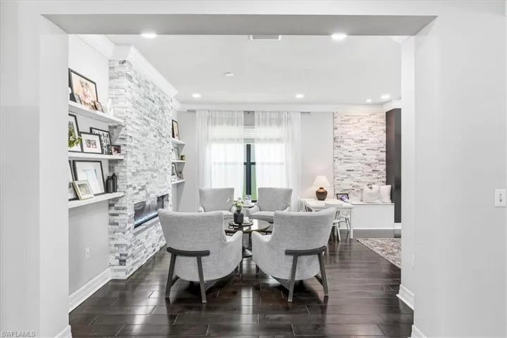 4432 Aurora St, Naples, Florida 34119