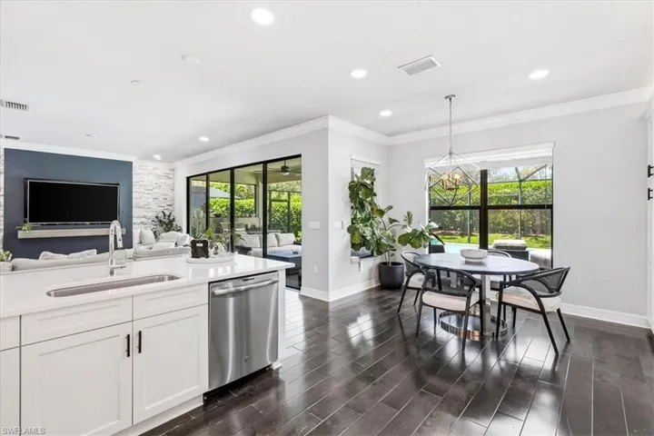 4432 Aurora St, Naples, Florida 34119